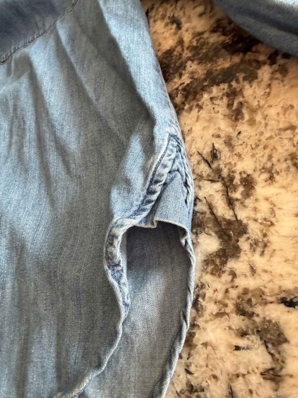 LOFT Women’s Light Denim Button-Down Shirt - Picture 8 of 9